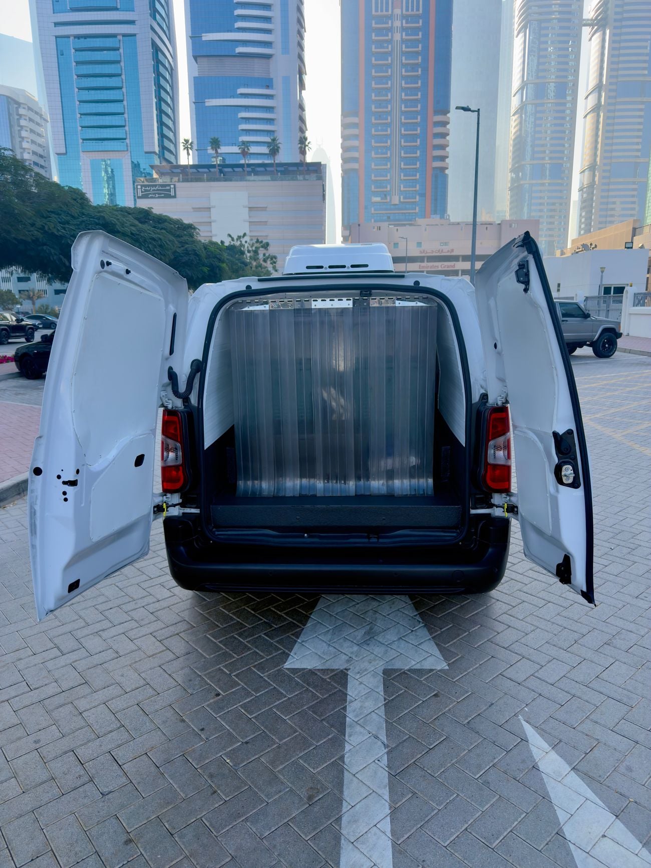 بيجو بارتنر Chilled Van