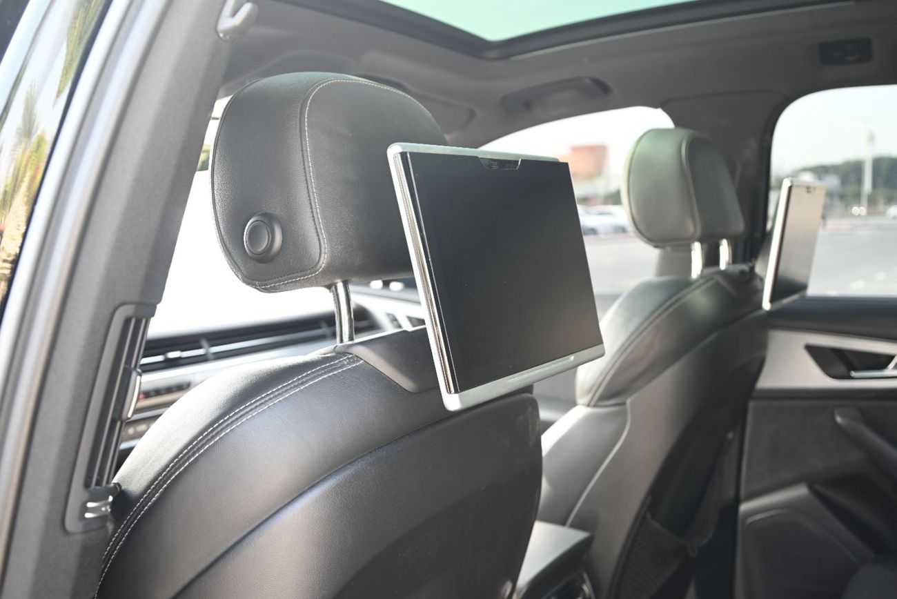 أودي Q7 45 TFSI quattro S-Line 3.0L