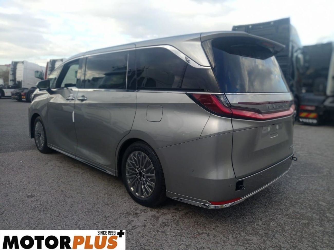 لكزس LM 350h Hybrid 4 Seater 2025 - Ready Stock!