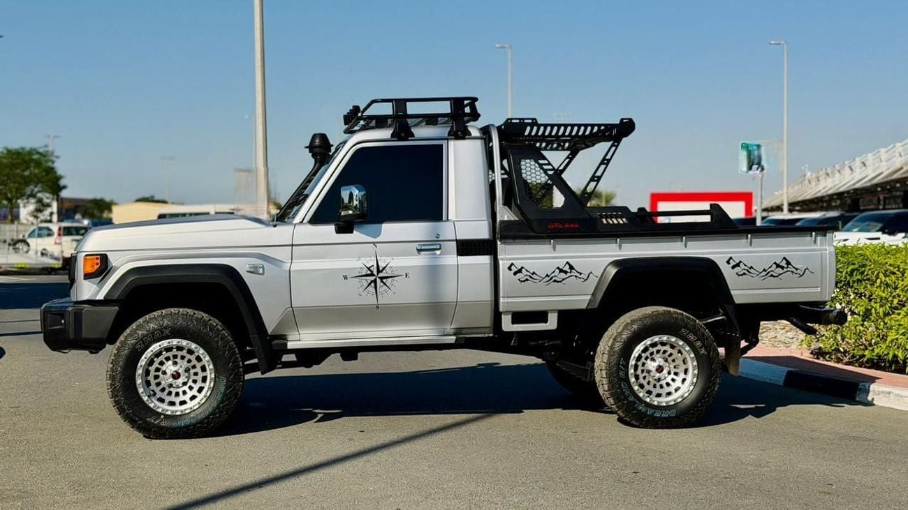 Toyota Land Cruiser Pick Up SINGLE CAB | MODIFIED TO 2025 MODEL | MANUAL TRANSMISSION | GTK SPORTS BAR | 4.5L DIESEL ENGINGE | R