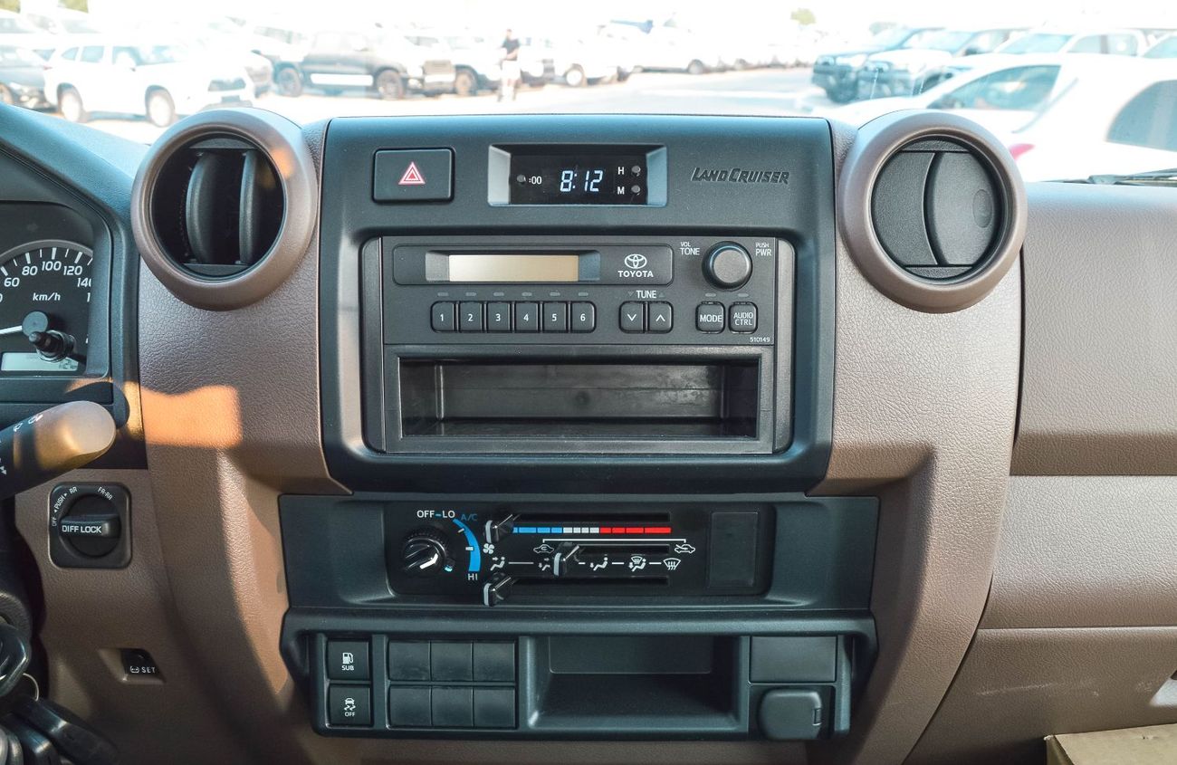 Toyota Land Cruiser Pick Up TOYOTA LAND CRUISER 79 2.8L MT SC DIESEL PICKUP 2025