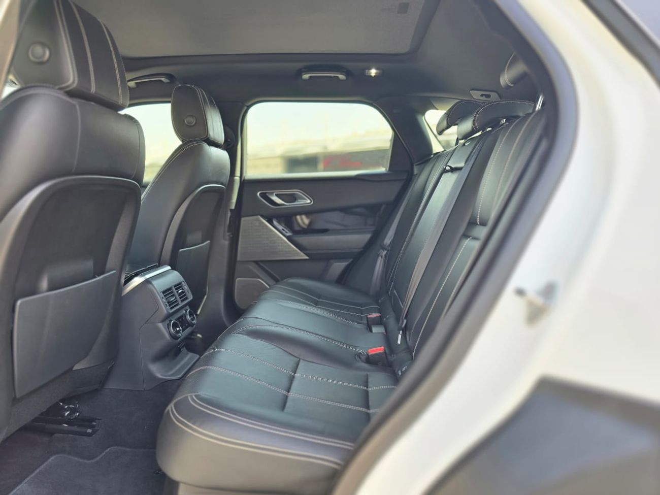 لاند روفر رينج روفر فيلار P250 R-ديناميك SE