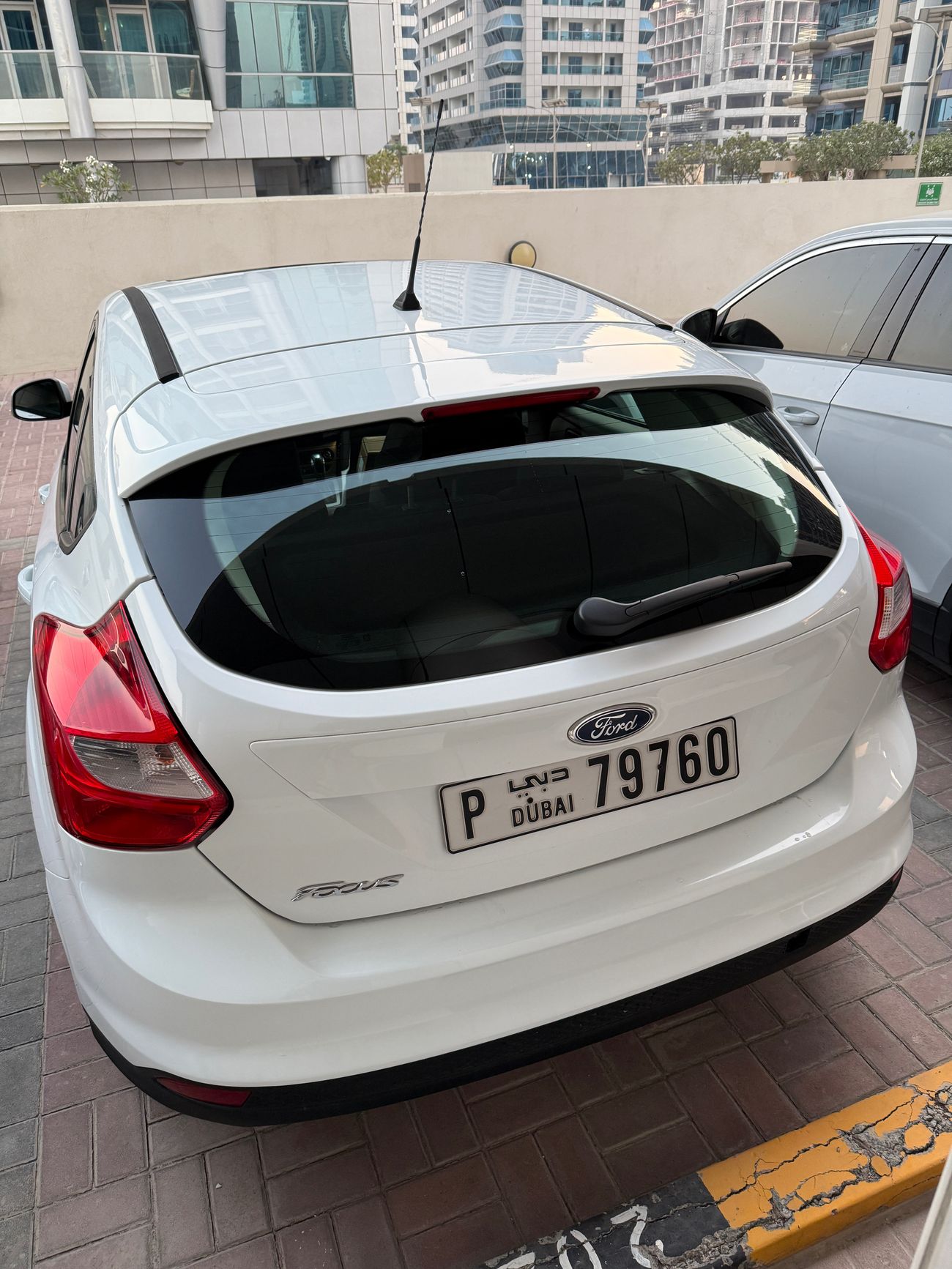 فورد فوكاس Ambiente 1.6L Hatchback