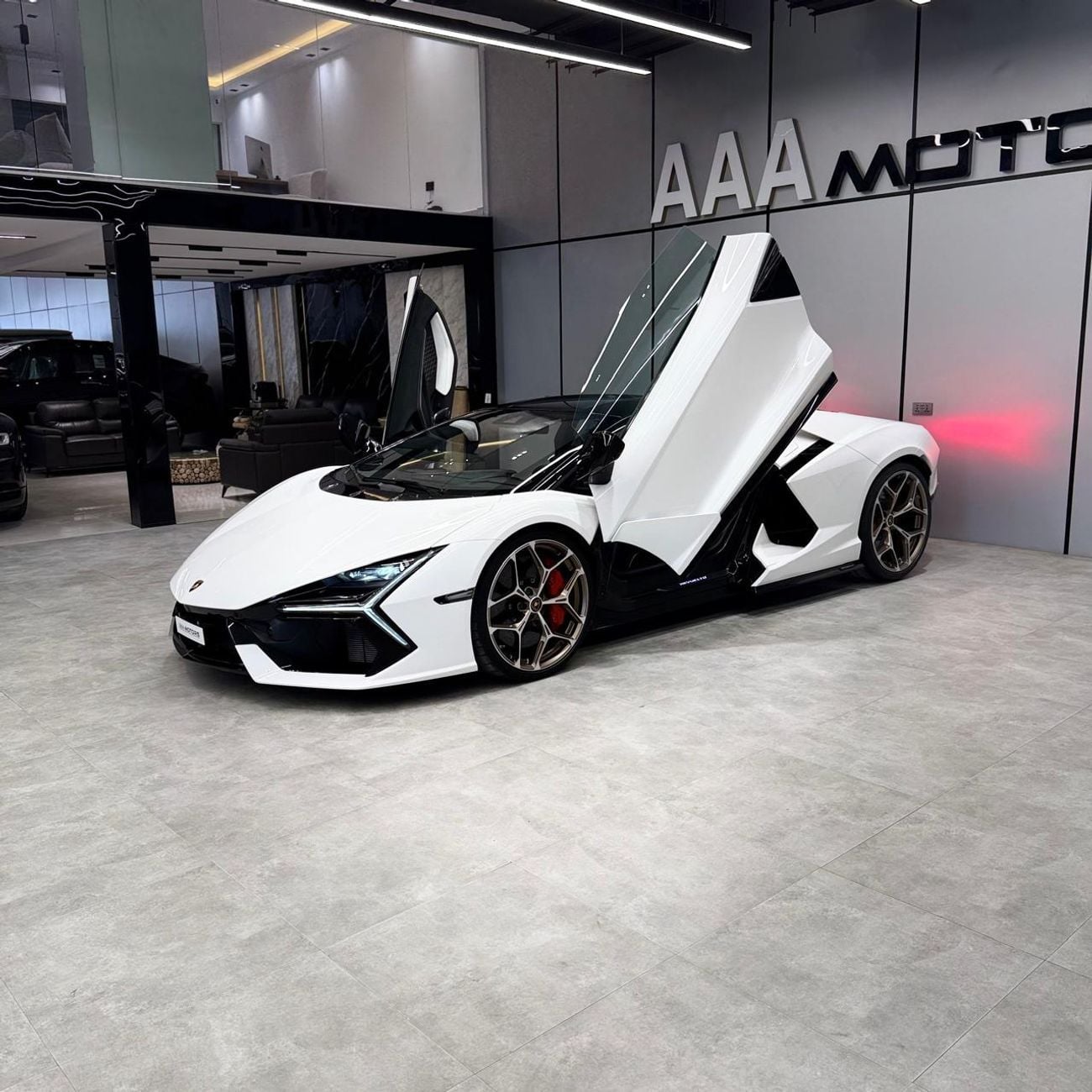 لامبورغيني ريفويلتو 6.5L V12 Hybrid