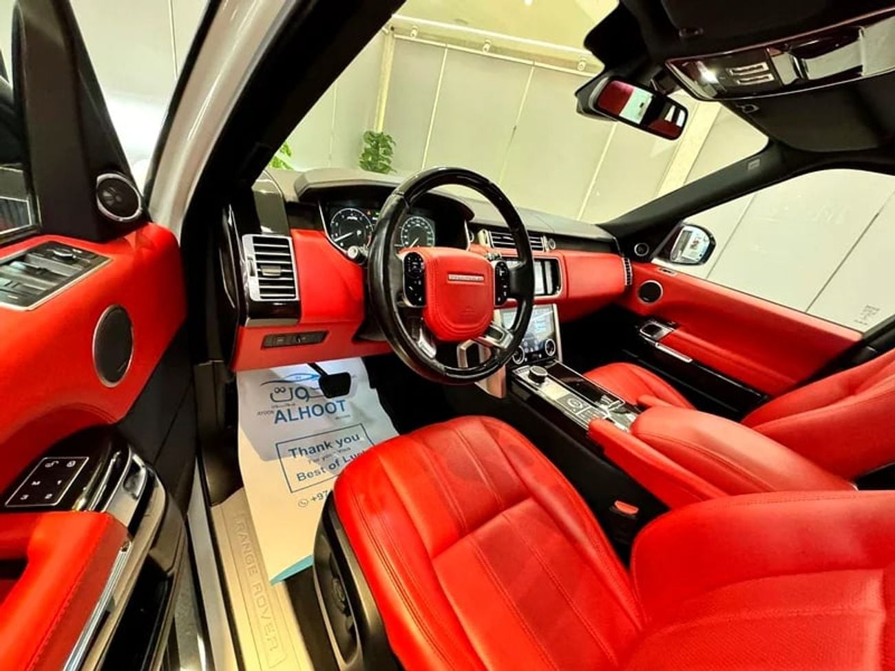 Land Rover Range Rover AUTOBIOGRAPHY FACELIFT TO || AUTOBIOGRAPHY KIT RR VOGUE V8 II GCC || TOP RANGE || PANORAMIC ||SCREENS