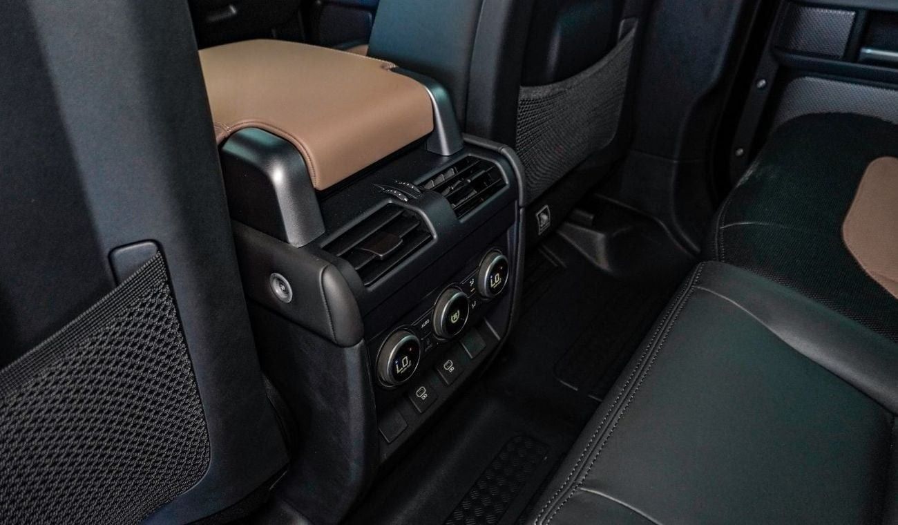 Land Rover Defender P400 110 X-Dynamic HSE 3.0L (7 Seater) Land Rover Defender 110 HSE X-Dynamic P400 | Black Pack Editi