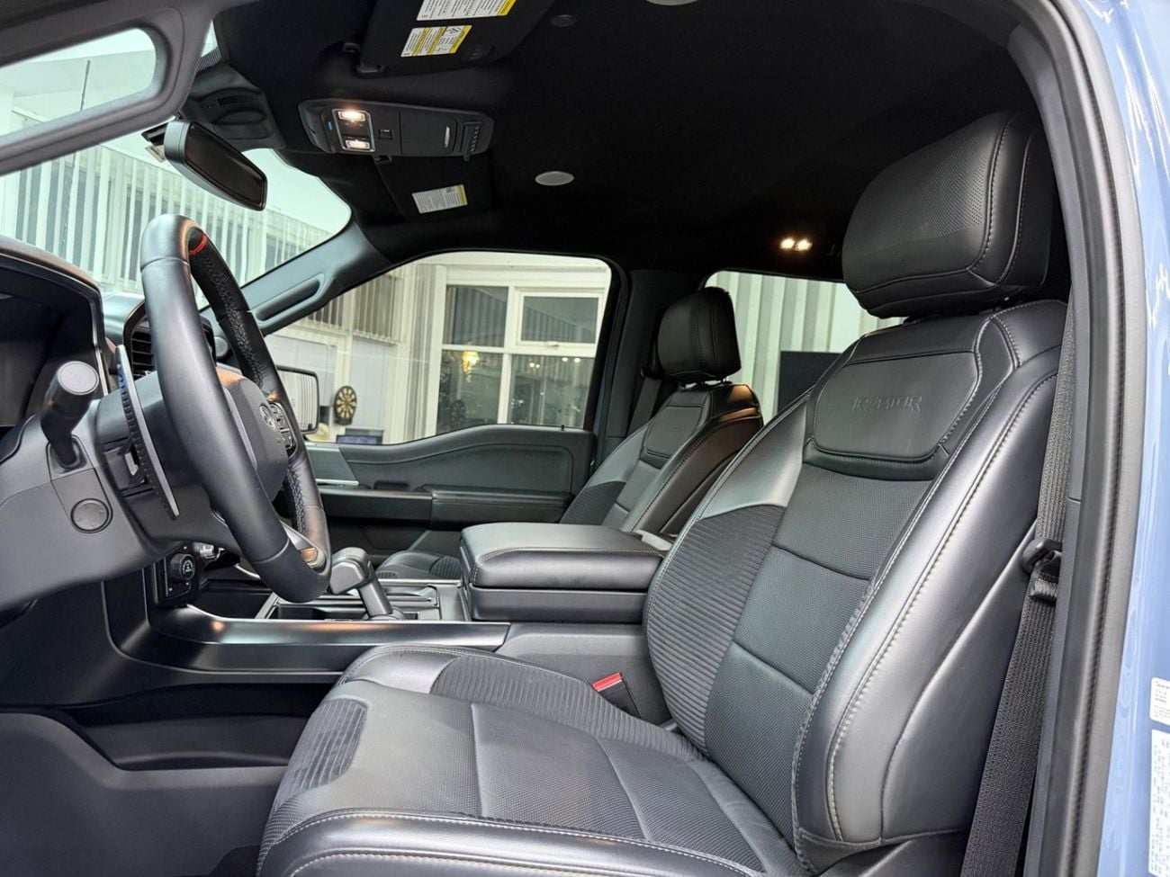 فورد إف-150 رابتور Perfect condition .. Low Milegea .. Brand new condition