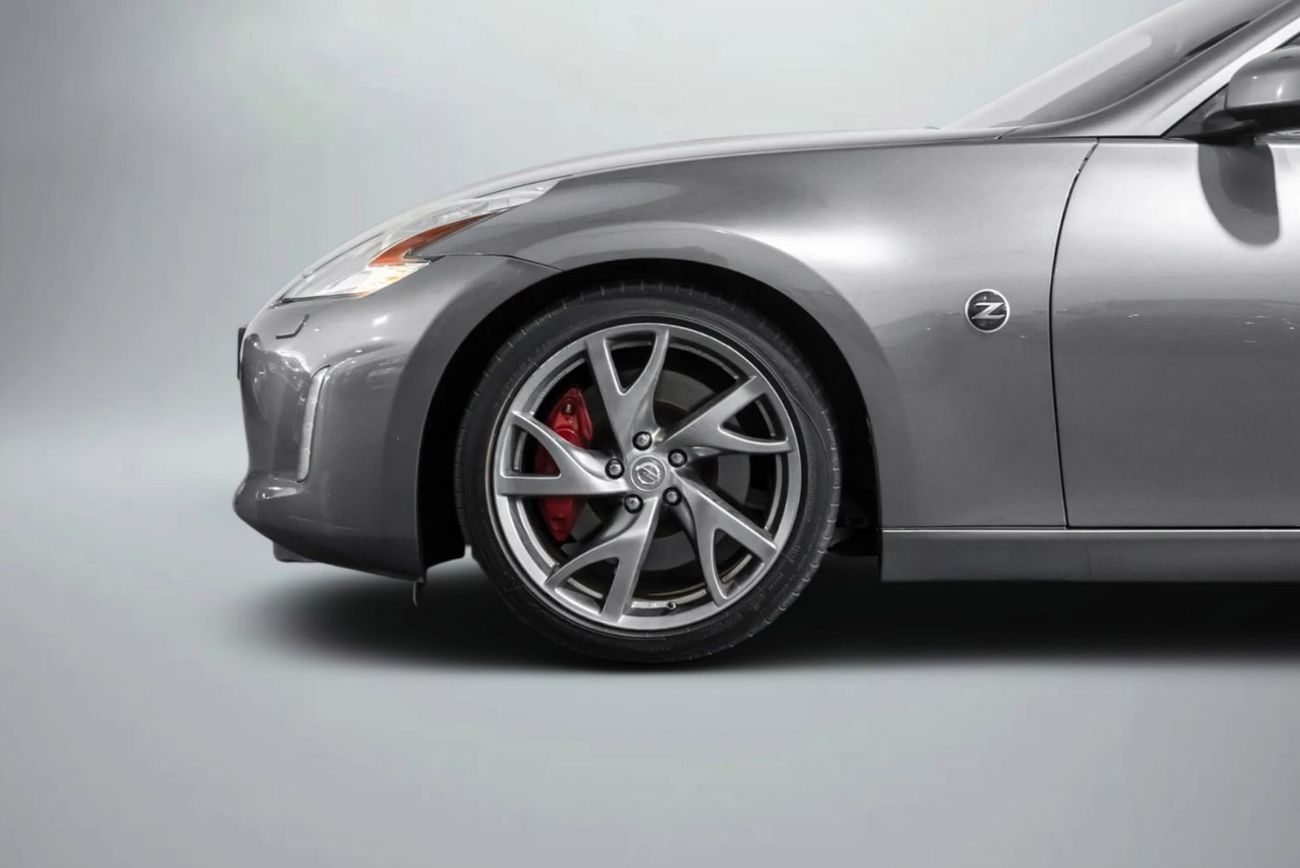 Nissan 370Z Std 3.7L (324 HP) Coupe 3.7L V6 VQ(328 HP) Coupe