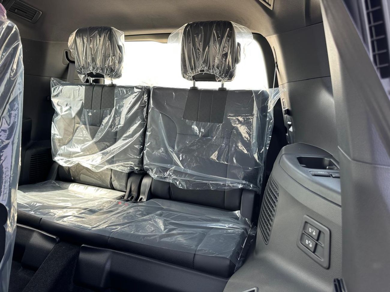 Toyota Land Cruiser 2025 Toyota Land Cruiser VX 3.5L AT Hybrid (High)