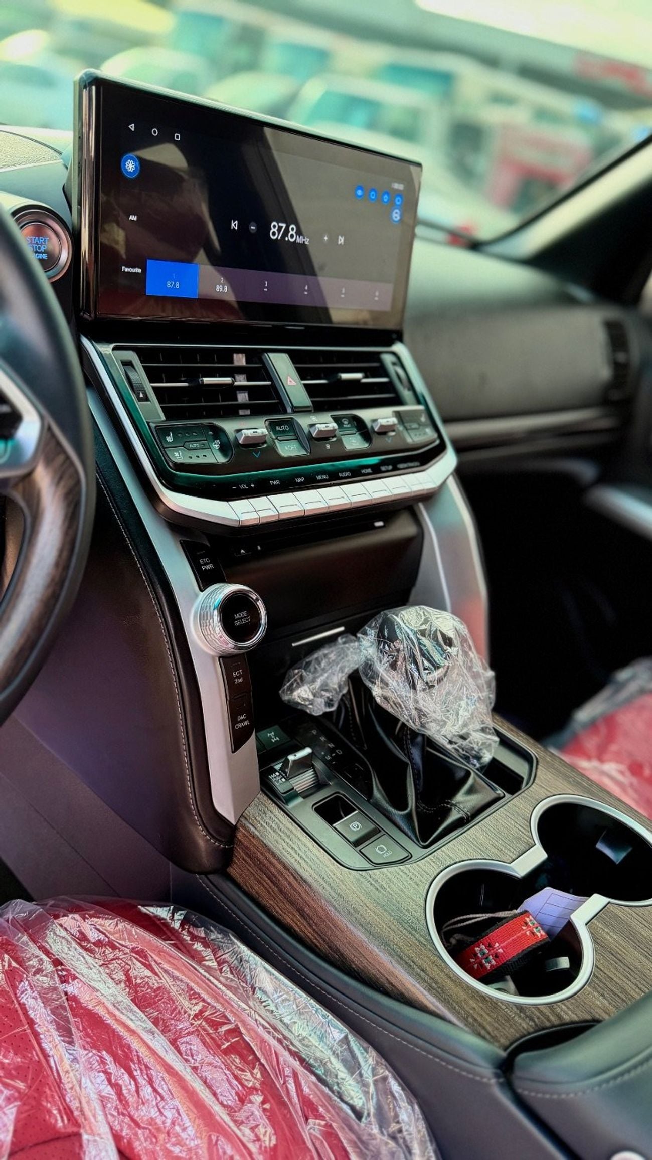 تويوتا لاند كروزر GXR 2019 Model Facelift to LC300 2025 Shape Exterior and Interior Both Car is very Clean and Perfect