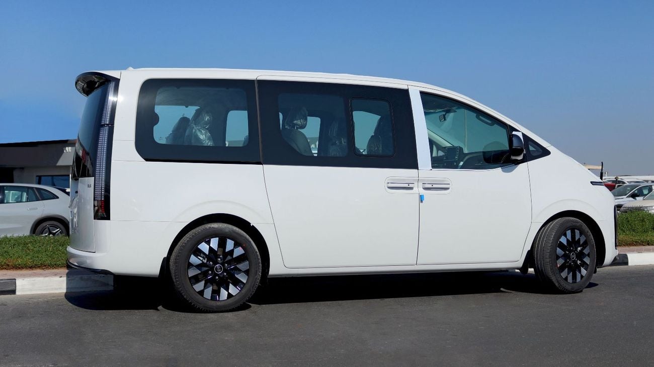 Hyundai Staria 3.5L | 7 Seater VIP luxury configuration | Boss Sounds | 360 Camera | Remote Engine Start