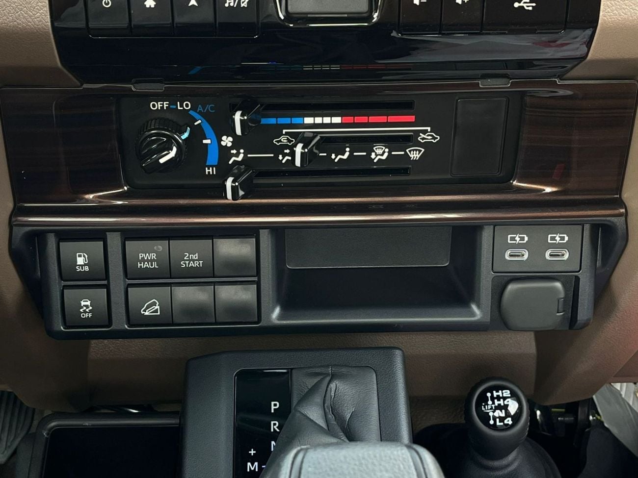 Toyota Land Cruiser Pick Up Toyota Landcruiser 79 II Singel Cabin Automatic II ToP Tier II 2025 II GCC II Grey Color II FULL LOA