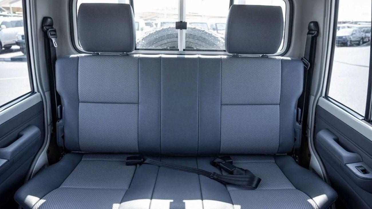 Toyota Land Cruiser Pick Up Toyota Land Cruiser Pickup LC79 4.2L Diesel MT 2024_White