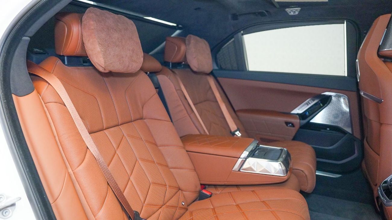 BMW 740i M Sport Individual | AED 4,807 PM | Warranty, Service July 2028, High Option | Special Offer