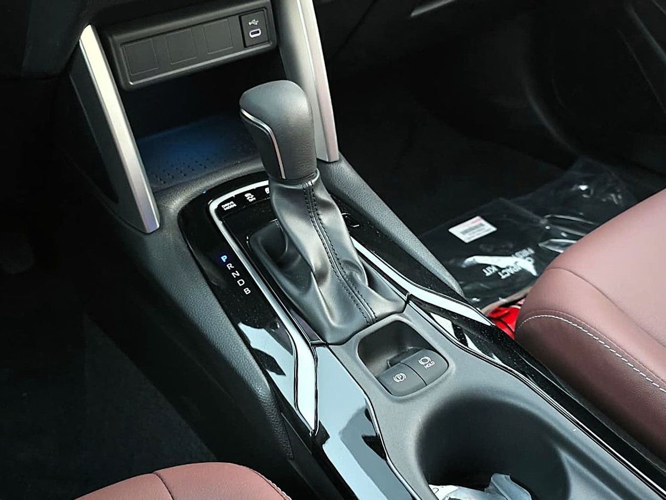 تويوتا كورولا كروس 1.8L XL (HEV)