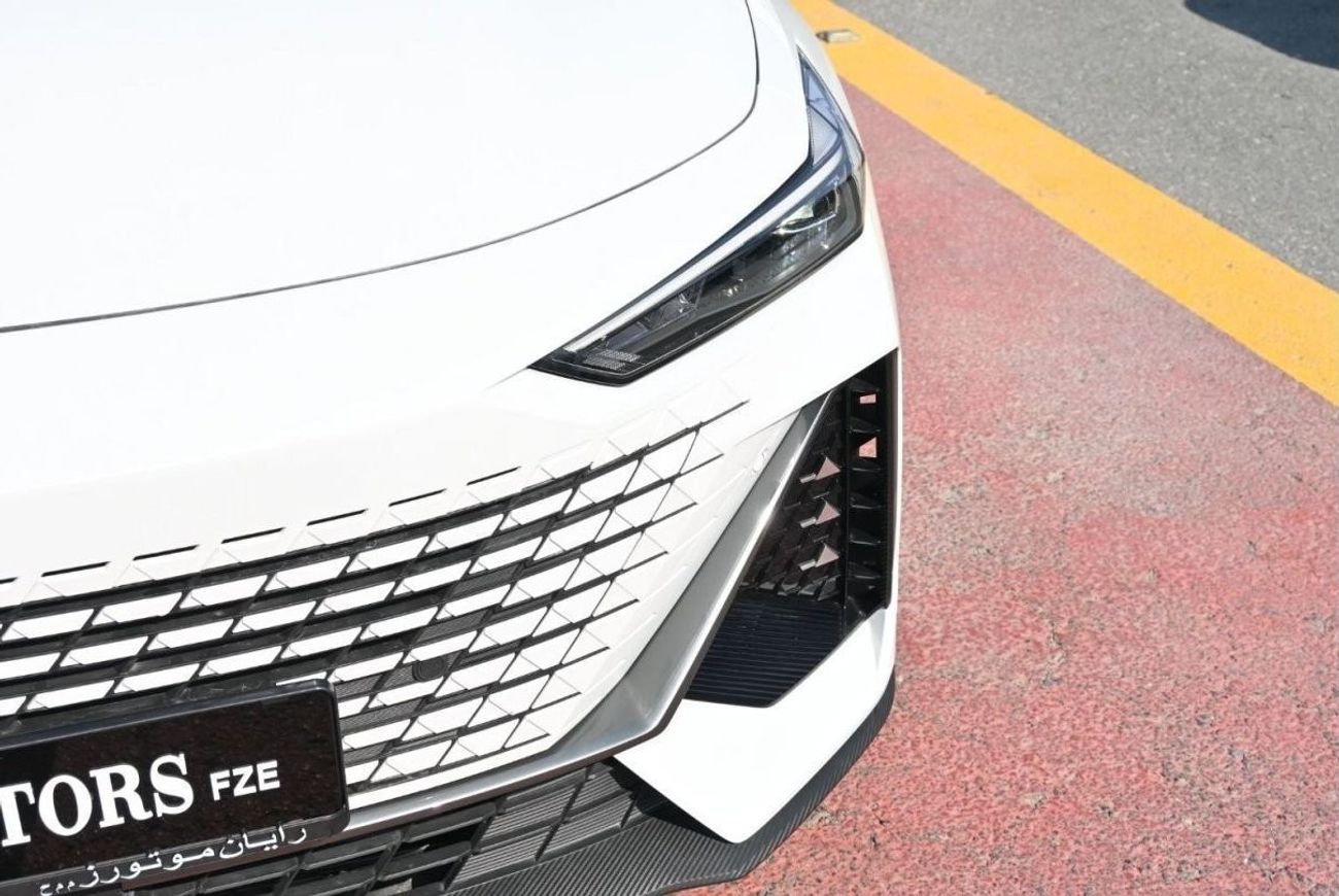 Changan Uni V Changan Uni-V 1.5L Turbo PHEV (Plug-In Hybrid) White Model 2023