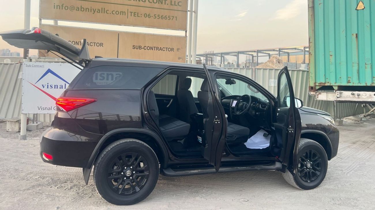 تويوتا فورتونر diesel 2.8 liter ,Right hand drive 2023 Model ,only for export available