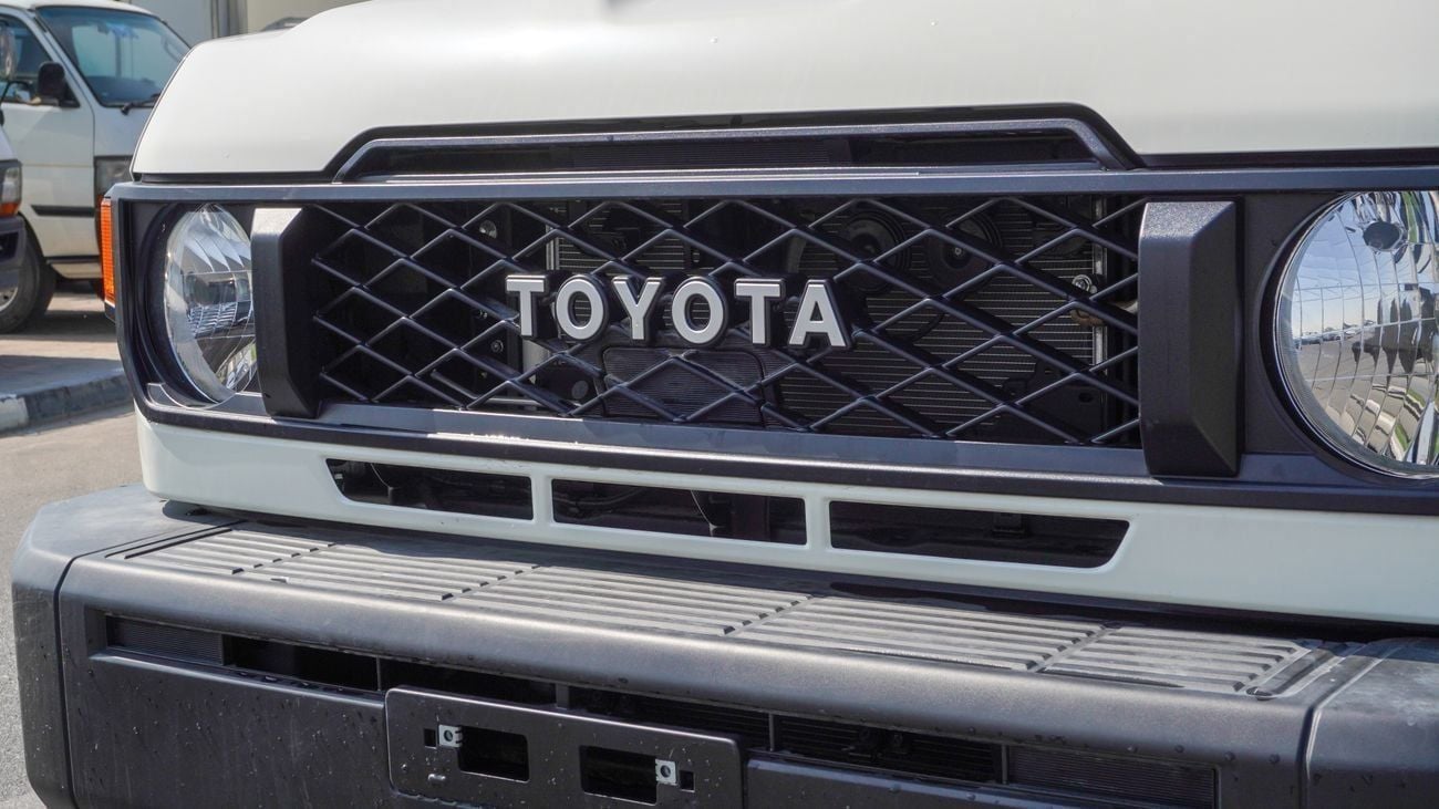 تويوتا لاند كروزر بيك آب