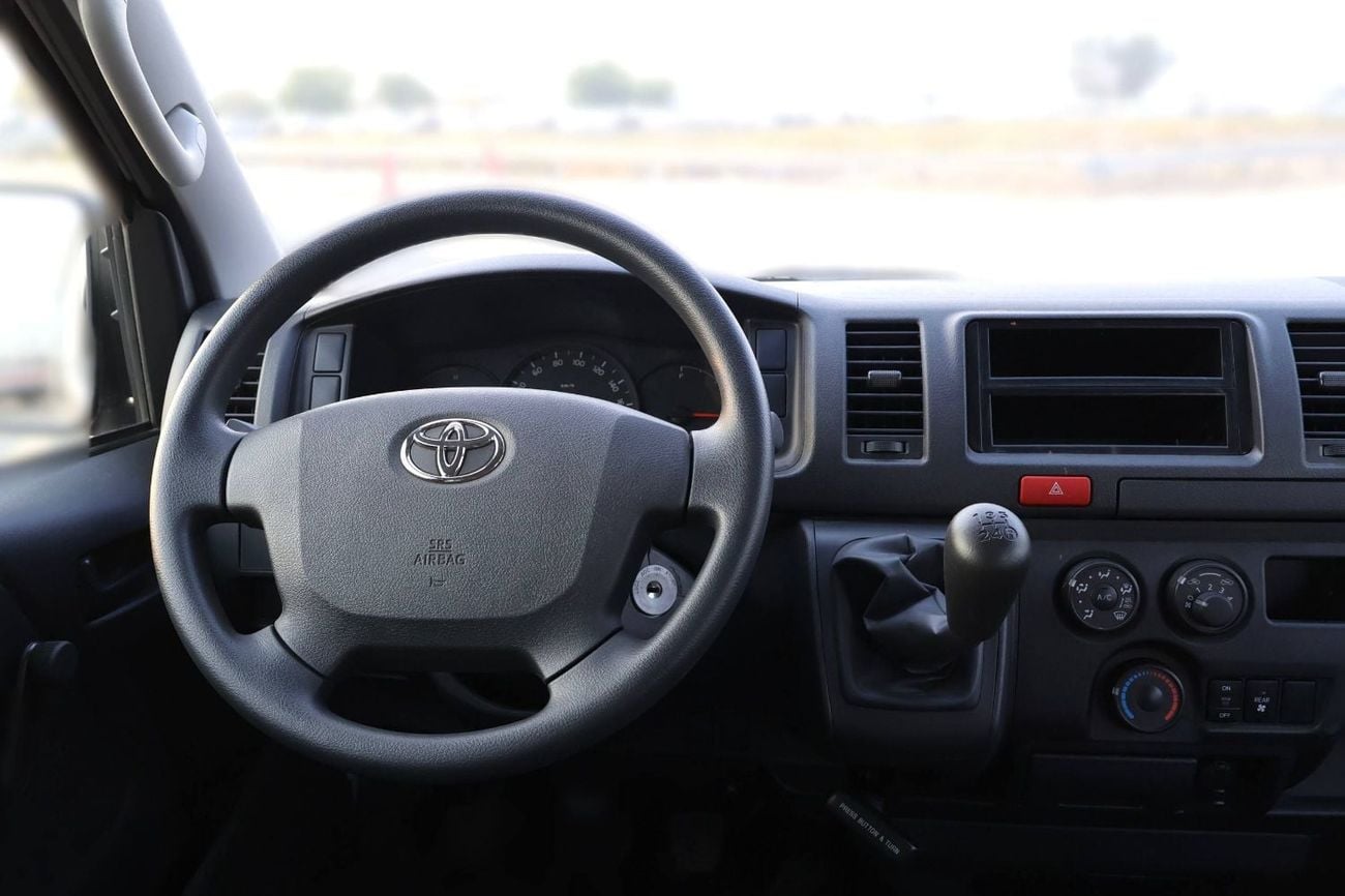 Toyota Hiace DX