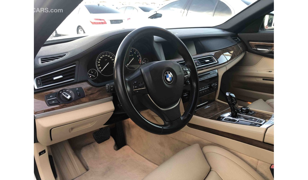 BMW 750Li SUPER CLEAN CAR WITH REAR DVD AND SMALL FRIDGE