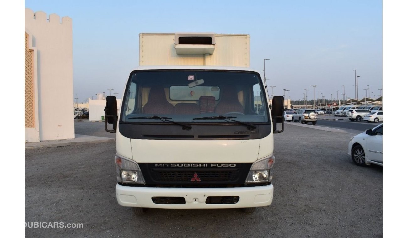 ميتسوبيشي كانتر 2006 | MITSUBISHI CANTER 4.2TON TRUCK | RED-DOT CHILLER | 14FEET | GCC | VERY WELL-MAINTAINED | SPEC