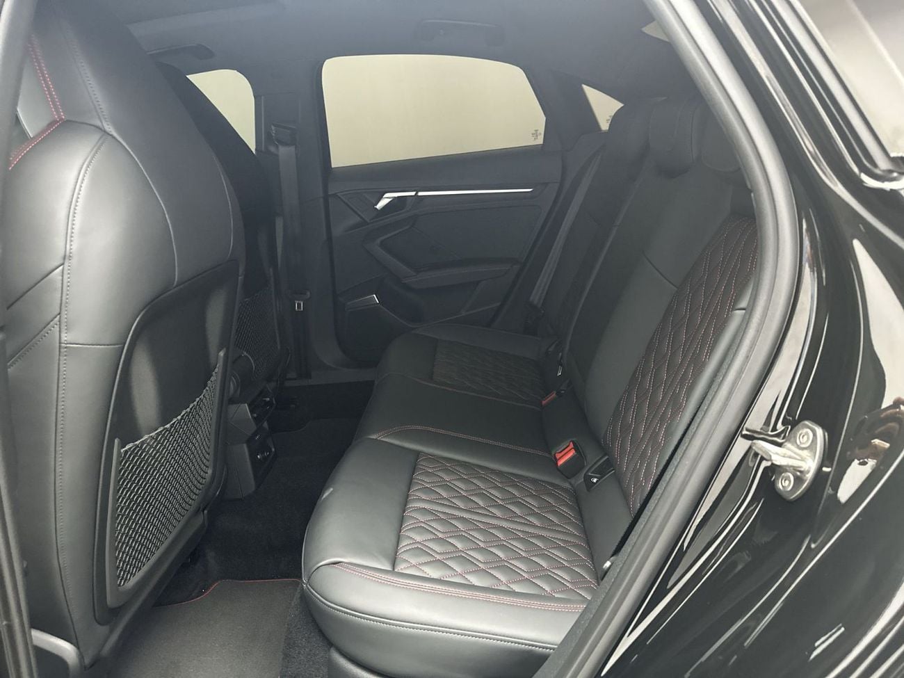 Audi S3 TFSI quattro 2.0L Sedan 2.0 quat 290hp High (Ref# 05940)