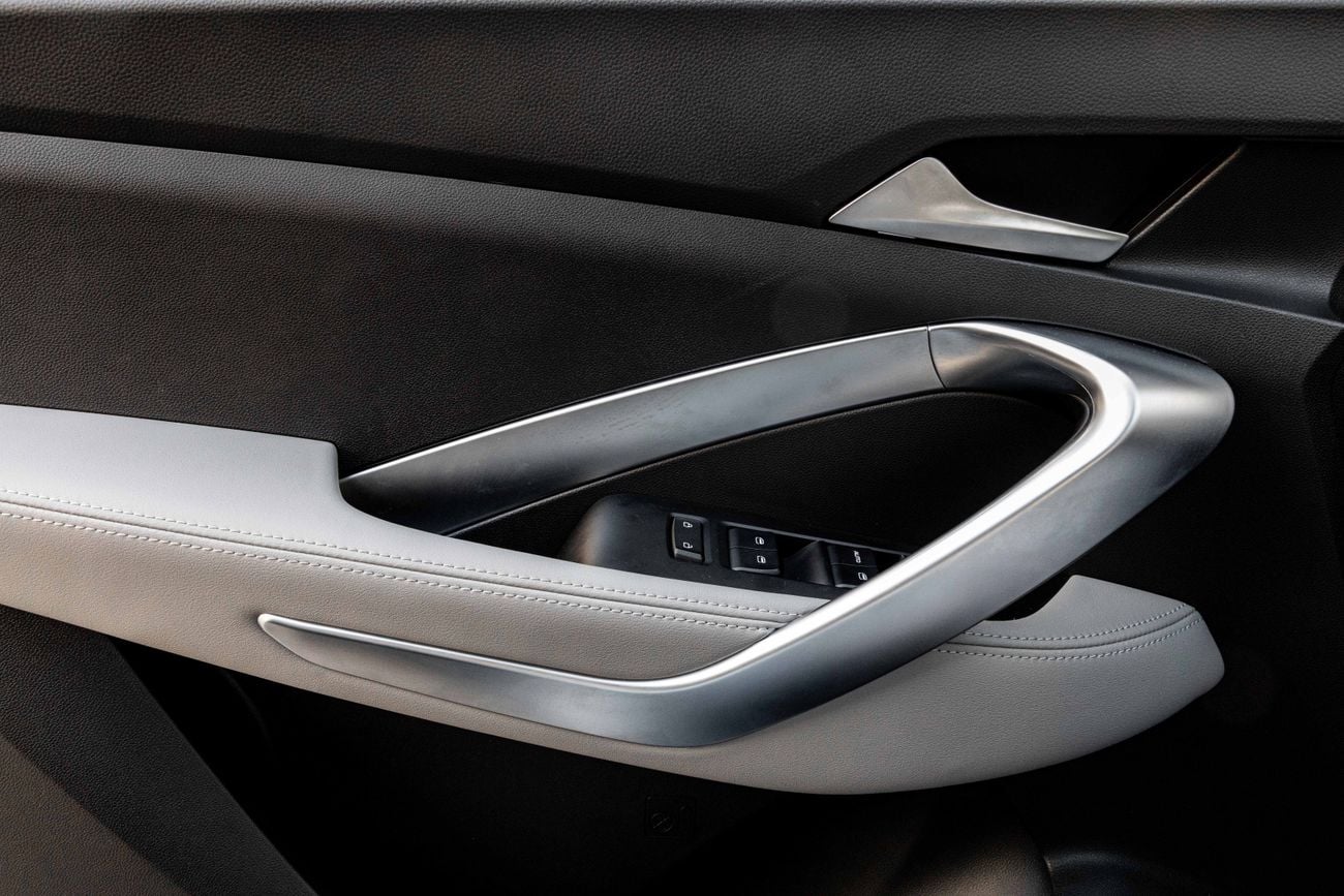 Chevrolet Captiva Captiva BASIC | 1,371 P.M | 0% Downpayment | Chevrolet Warranty + Service Contract