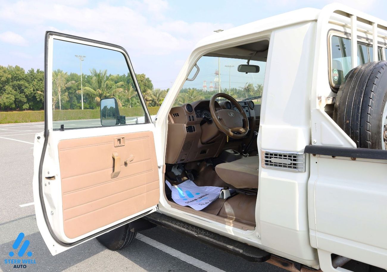 Toyota Land Cruiser Pick Up 79 EXR 2015 Single Cab Pick Up 4.0L - Petrol M/T - GCC Specs - Ready to Drive - Book Now