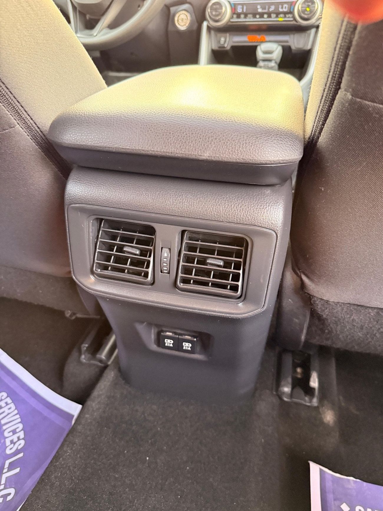 Toyota RAV4 XLE 2.5 L Sunroof, push start Full option