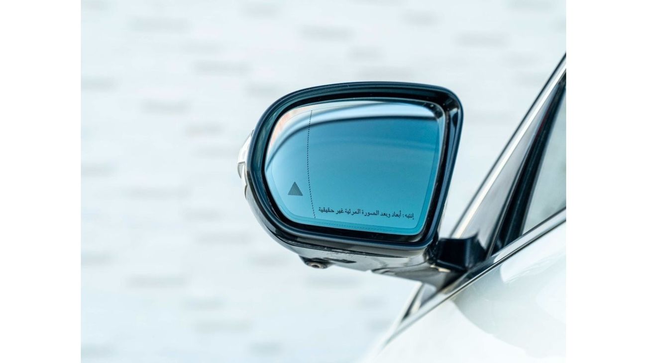 Mercedes Maybach S600 Maybach CASH OFFER!! MAYBACH 600 • EXTREMELY LOW KMS • 6.0L TURBOCHARGED V12 • GCC SPEC • PRISTINE CONDITION