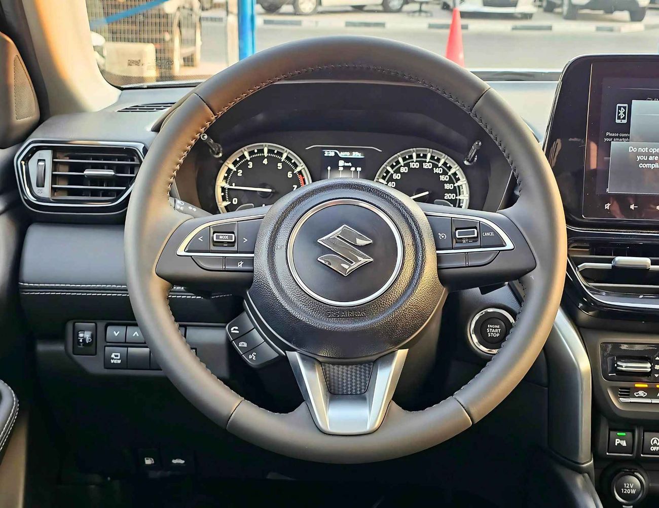 Suzuki Grand Vitara GLX / HYBRID / 1.5L V4 / FULL OPTION / 360* CAMERA / HEADUP DISPLAY (CODE # GVHB4X4F)