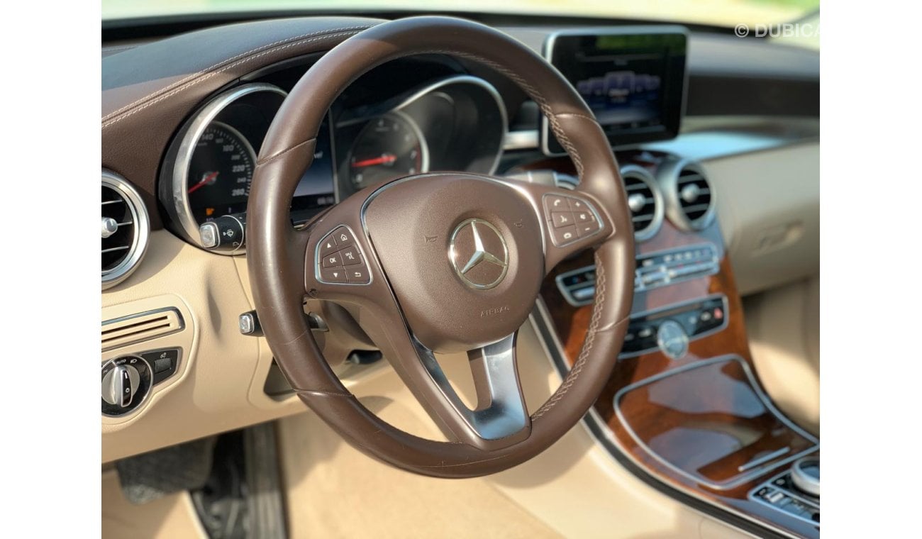 Mercedes-Benz C200 Mercedes-Benz C200 ///  2015 /// GCC Spec /// Under Warranty