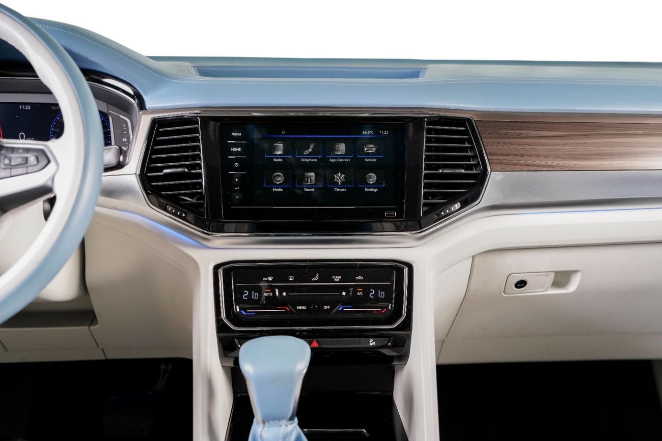 Volkswagen Viloran  TOP OPTION- LOW MILEAGE