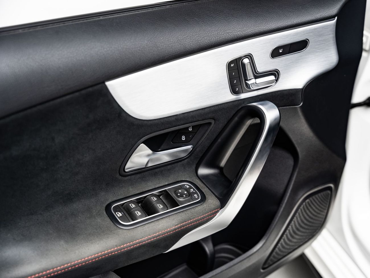 مرسيدس بنز A 35 AMG Premium + 2.0L