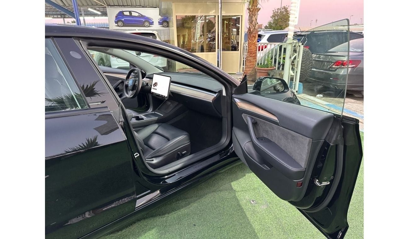 Tesla Model 3 Sedan model 3 REAR -WHEEL DRIVE engine UU RWD ELECTRIC one battery