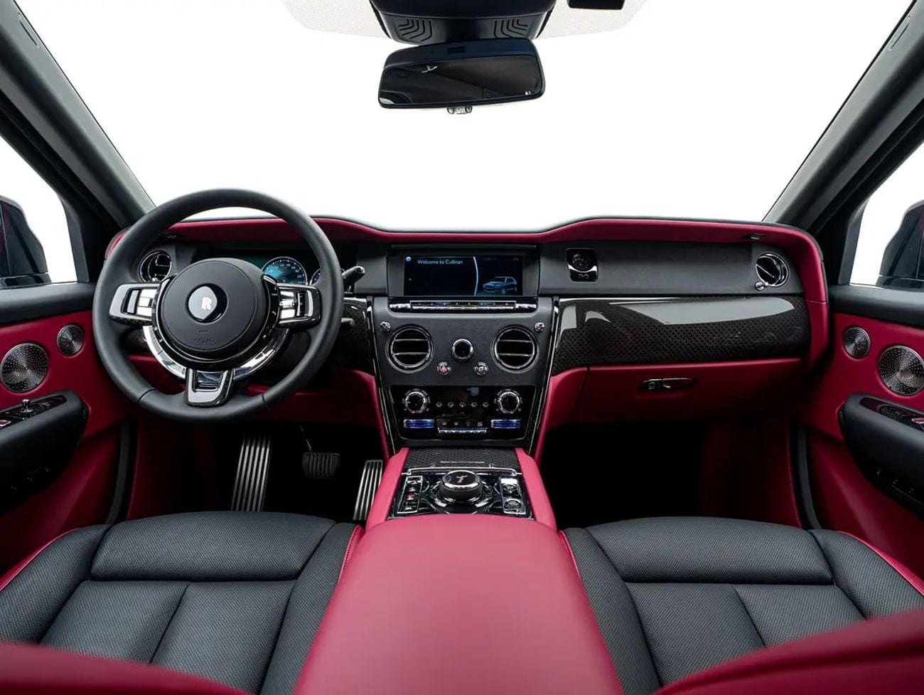 أودي RS2 Black Badge | Brand | Bespoke Interior