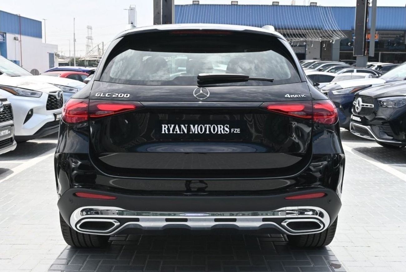 Mercedes-Benz GLC 200 Mercedes-Benz GLC 200 4Matic 2.0L 4WD, SUV, Model 2024 Color White