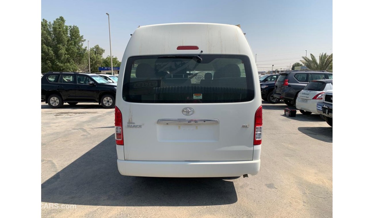 تويوتا هاياس High Roof 13 seats Diesel 2.5 Engine