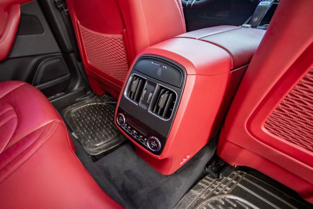 Maserati Levante Std 3.0L (345 HP)