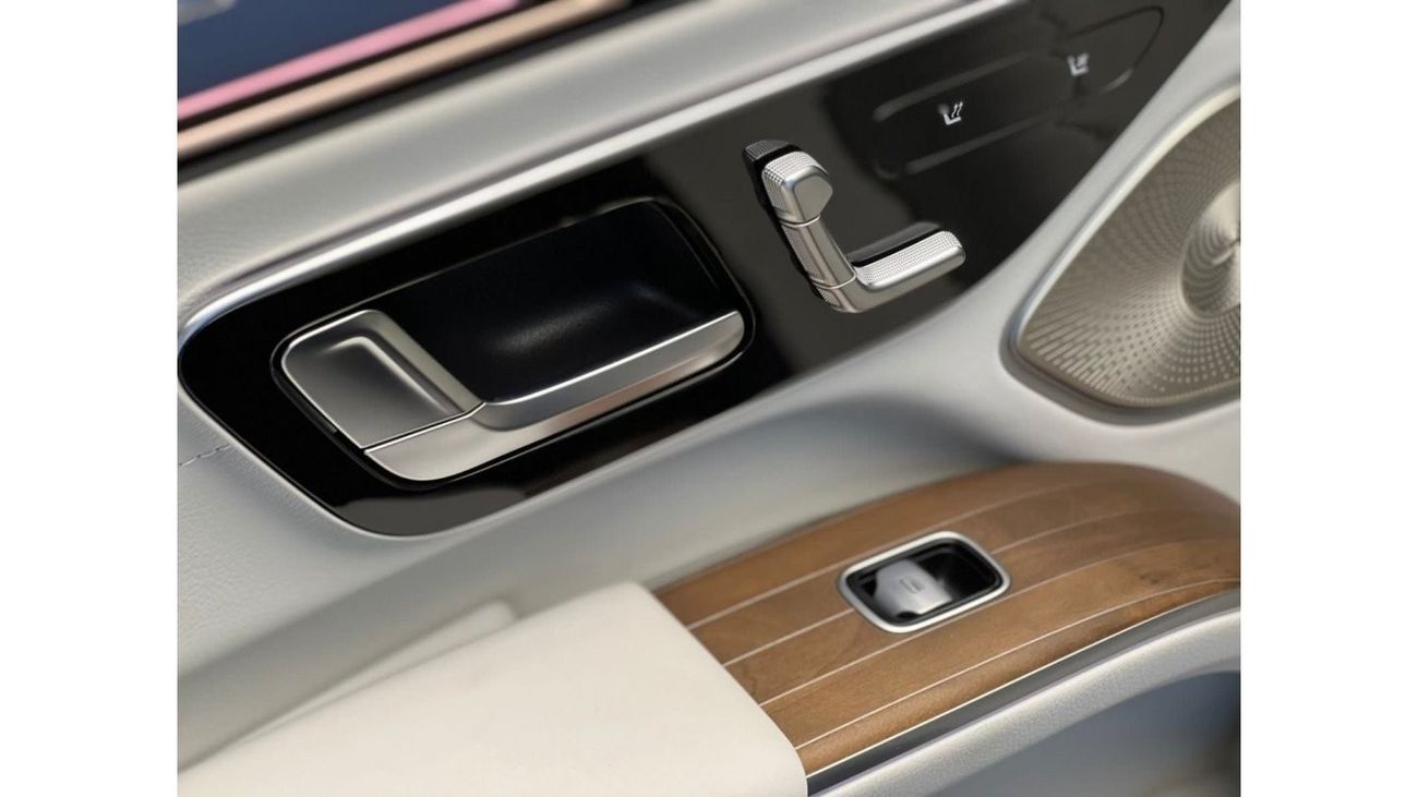 Mercedes-Benz EQS 580 Premium + Mercedes EQS 580 First Edition. GCC