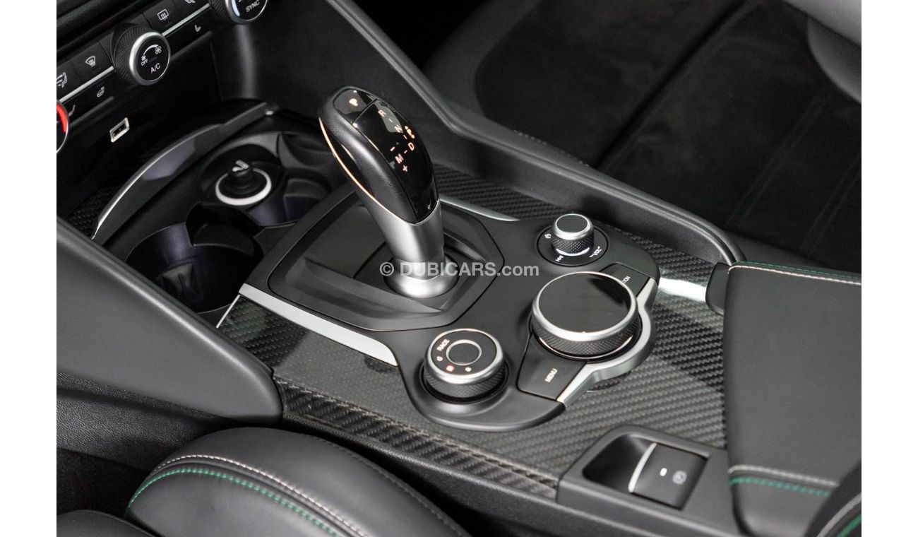 Alfa Romeo Giulia 2019 Alfa Romeo Giulia Quadrifoglio / 5 Year Alfa Romeo Warranty & Service Contract