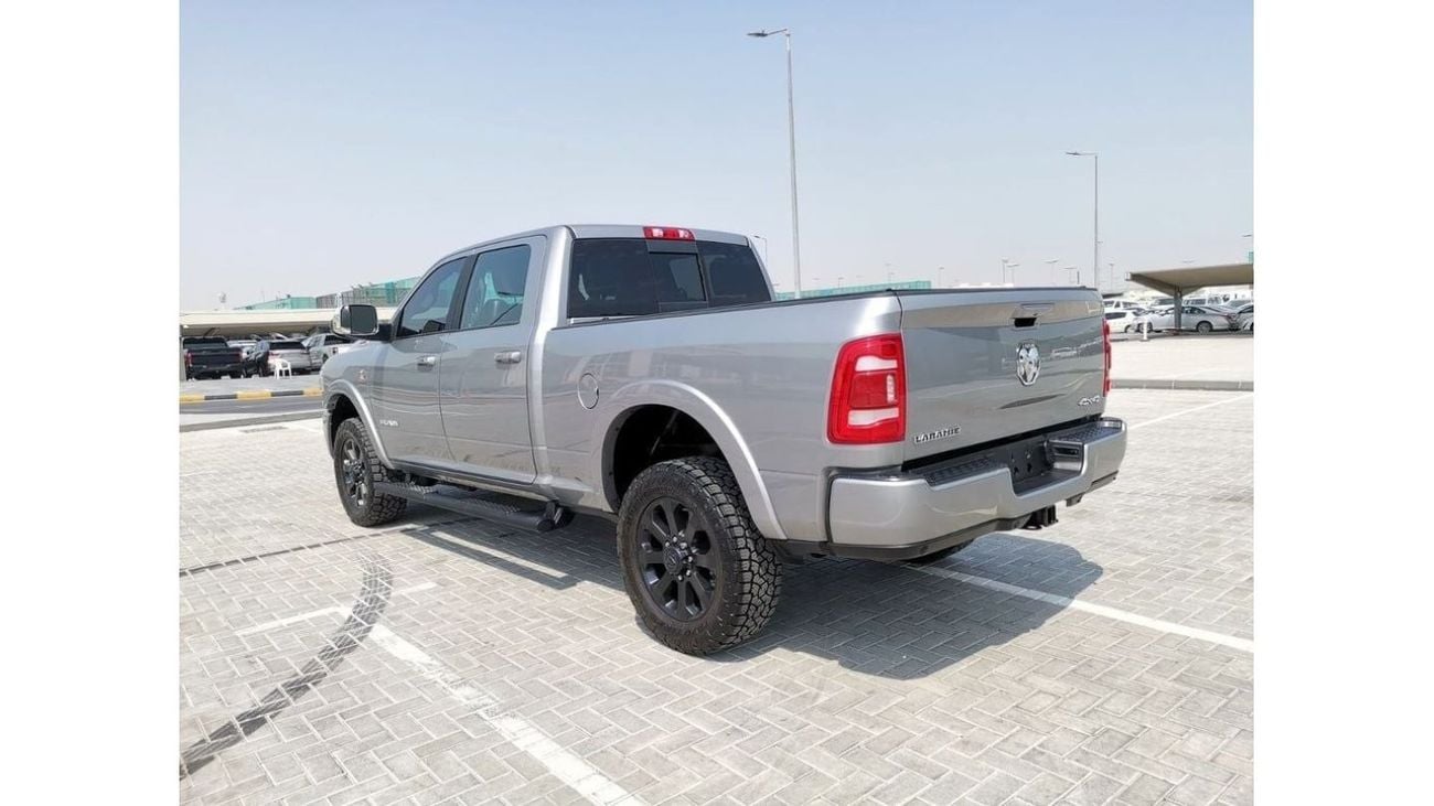 RAM 2500 Dodge RAM Laramie Diesel ( Cummins 6.7L Heavyduty Turbo Diesel ) - 2022 - Silver