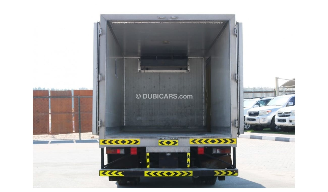 Mitsubishi Fuso Canter 2015 | CANTER FREEZER 3 TON CAPACITY WITH GCC SPECS AND EXCELLENT CONDITION
