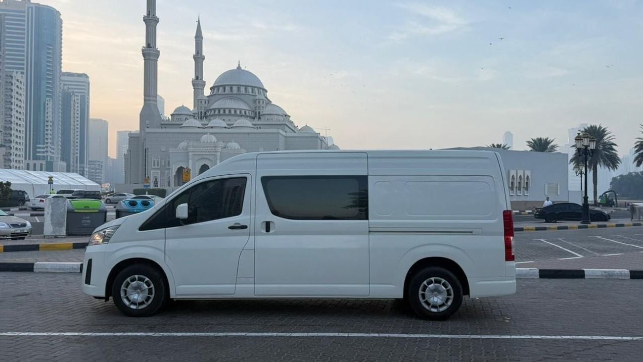 Toyota Hiace DLS - STD ROOF High Roof Super Long Wheelbase 2.8 Diesel Right Hand Drive