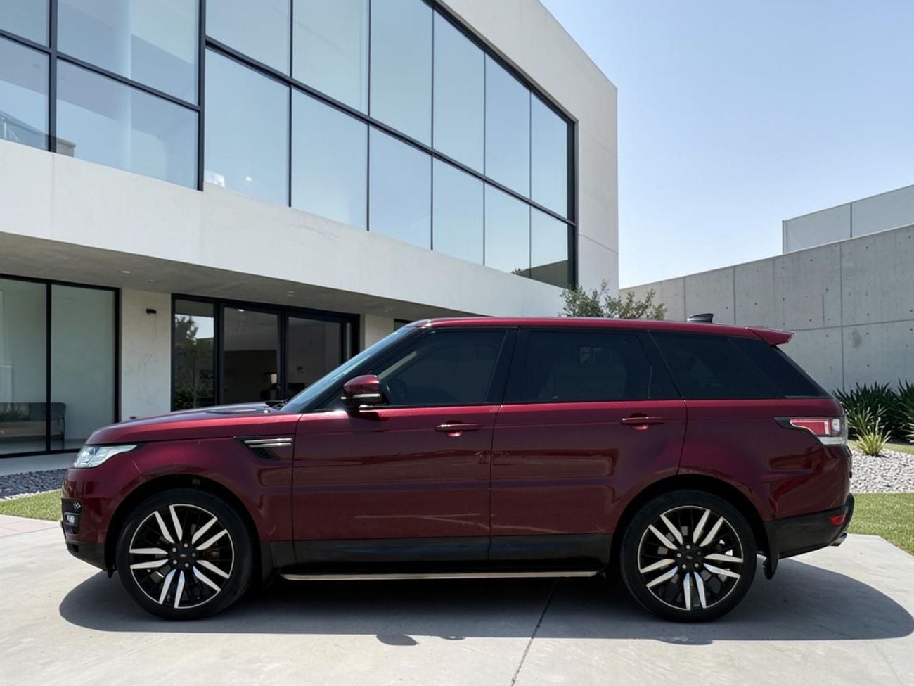 Land Rover Range Rover Sport SE 3.0L AED 2,340 P.M | 0% DOWN PAYMENT | RANGE ROVER SPORT SE | 2017 | 1ST OWNER | GCC SPECS