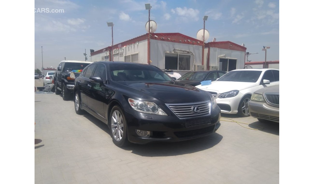 Lexus LS460 لكزس 460 موديل 2011 بحالة ممتازة وارد أمريكي