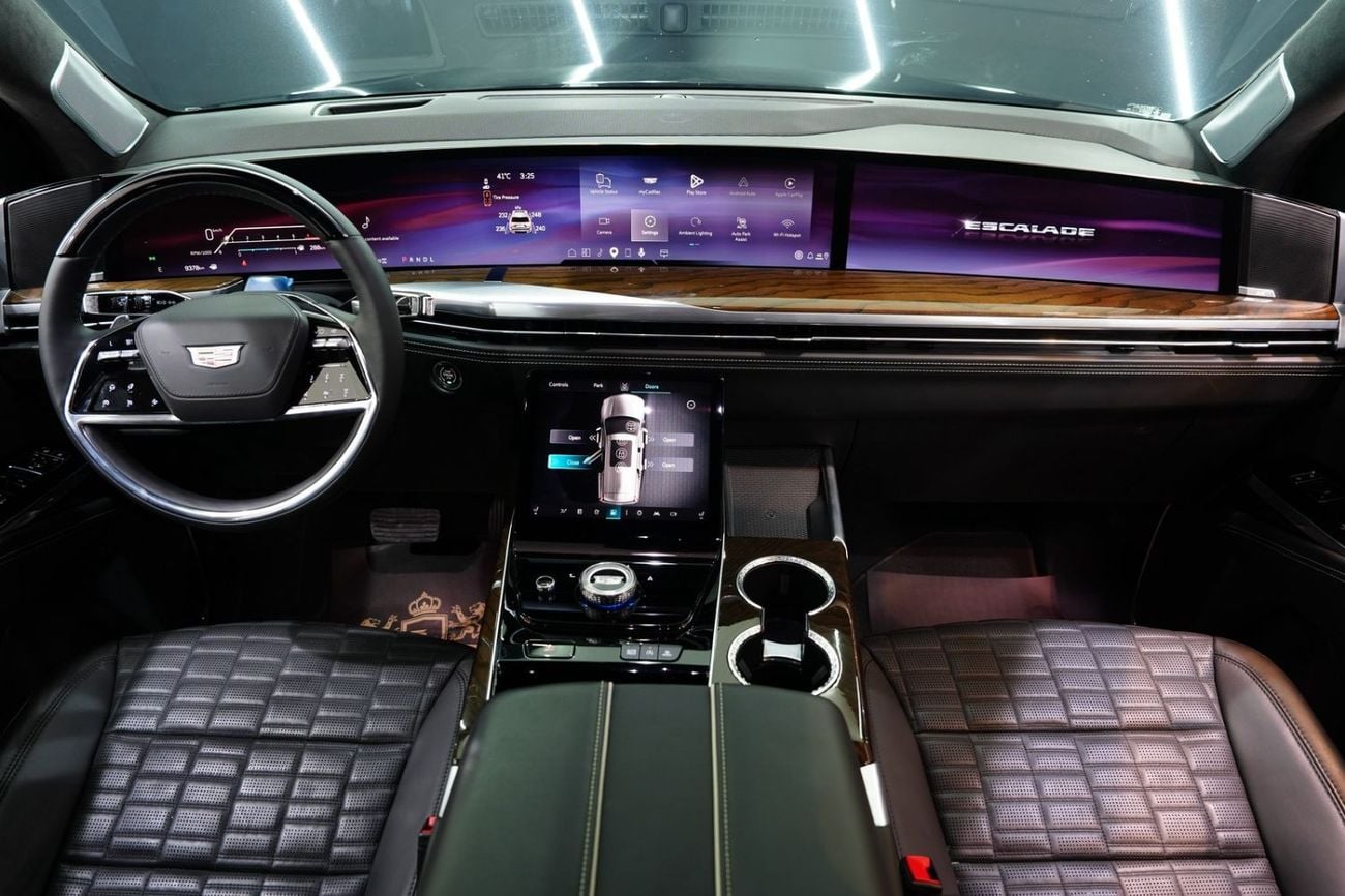 كاديلاك إسكالاد 2025 Cadillac Escalade Sport Platinum,Rear Screen,Night Vision,Power Side Steps, Dealer Warr + Serv