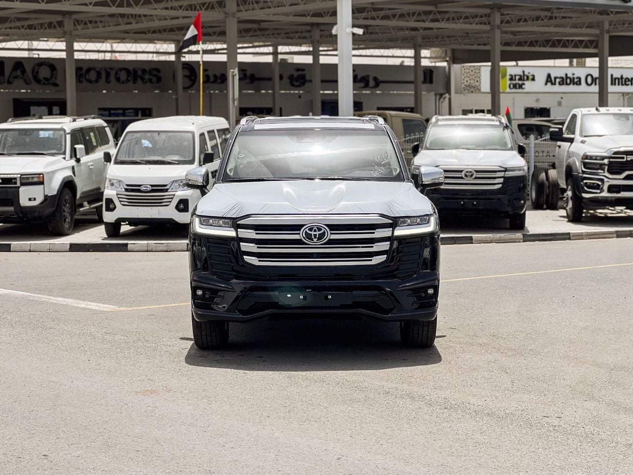 تويوتا لاند كروزر EXPORT ONLY - Toyota LC300 VXR 4.0L (GCC Specification)