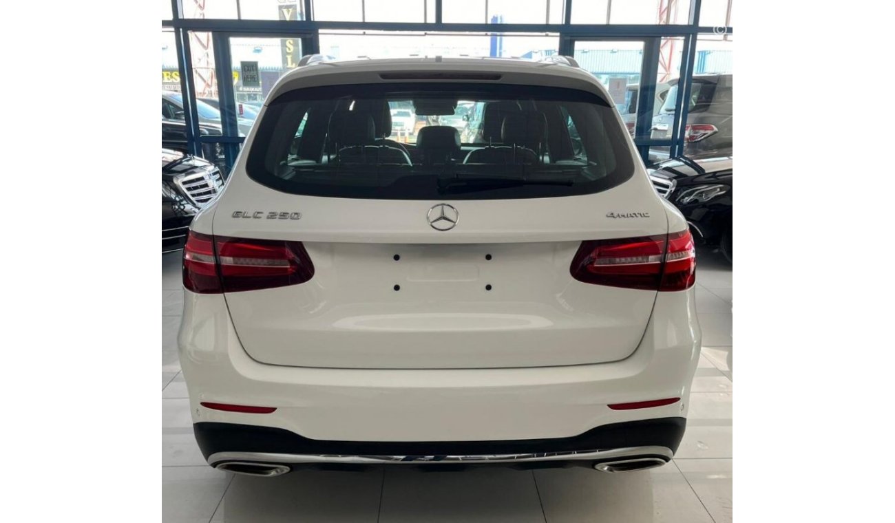 Mercedes-Benz GLC 250 2018 GLC 250 gcc first  owner with services  history  1 year warranty