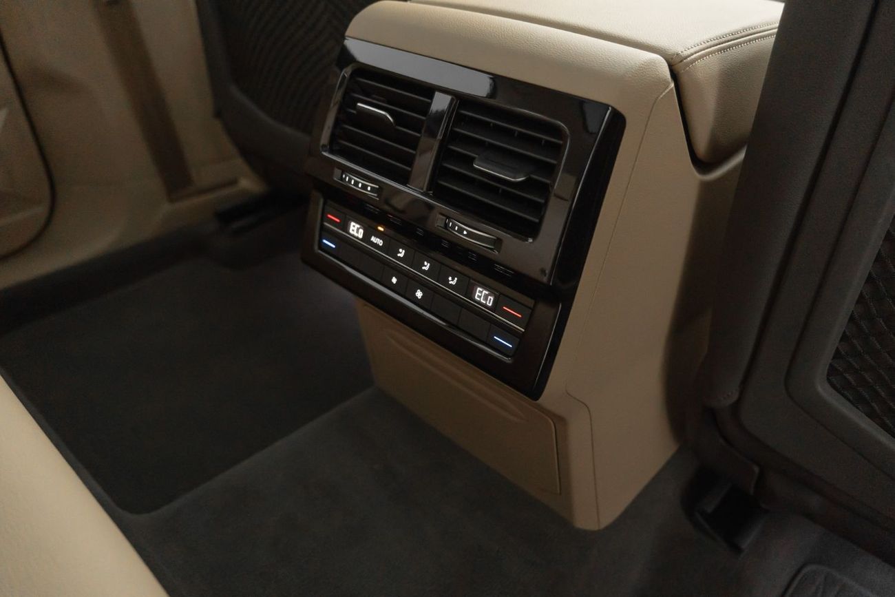 فولكس واجن طوارق 2023 Volkswagen Touareg Atmosphere / Volkswagen Warranty & Service Pack